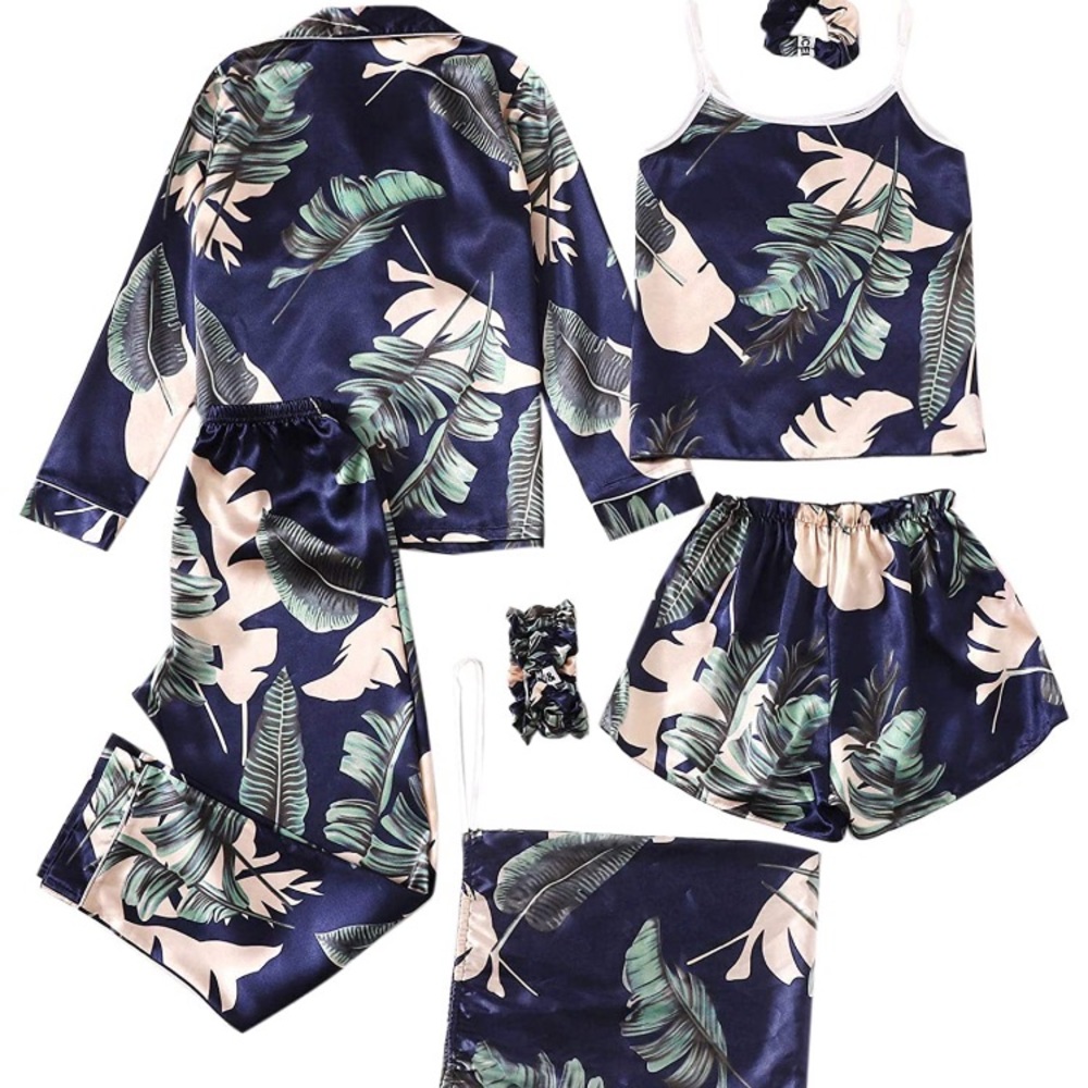 Six piece pajama set, nwot!